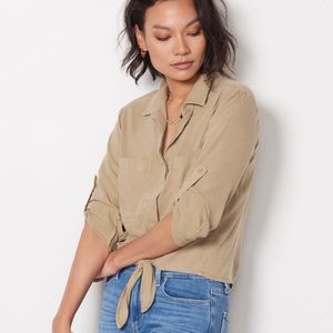 Cloth and stone tie blouse. Size XL but fits like a large.